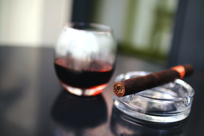 cigar and drinks
